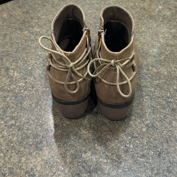 Pierre Dumas Tan Ankle Boots size 6 EUC - Picture 3 of 7